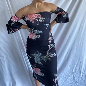 Stunning midi dress with ruffle sleeves